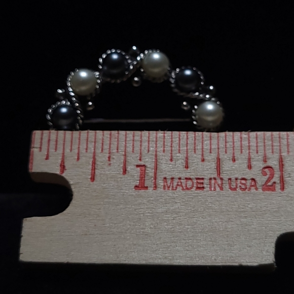 Vintage Avon brooch - Picture 3 of 3